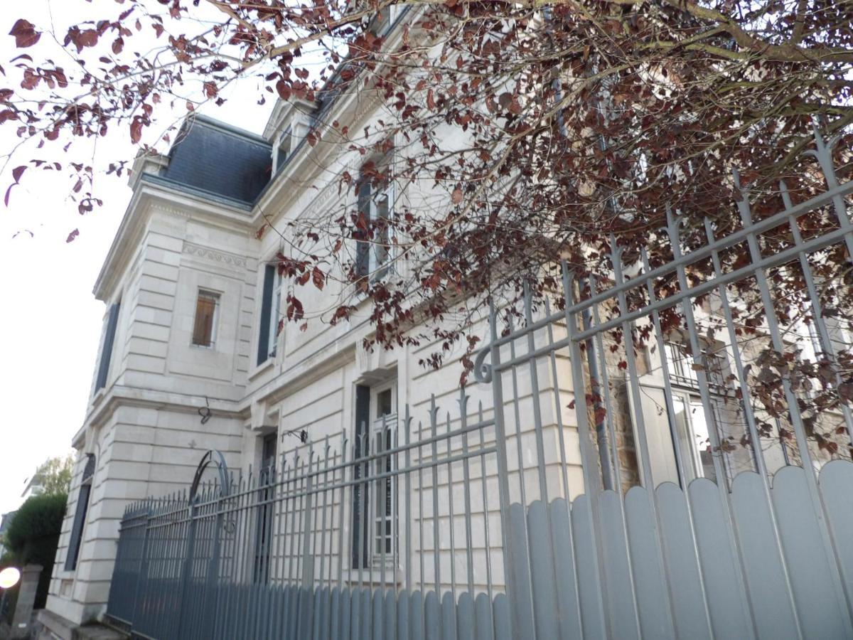 La Maison Blanche - Apparthotels De Charme Chic & Cosy A 350M Du Coeur De Ville De Limoges - Acces Autonome Екстериор снимка