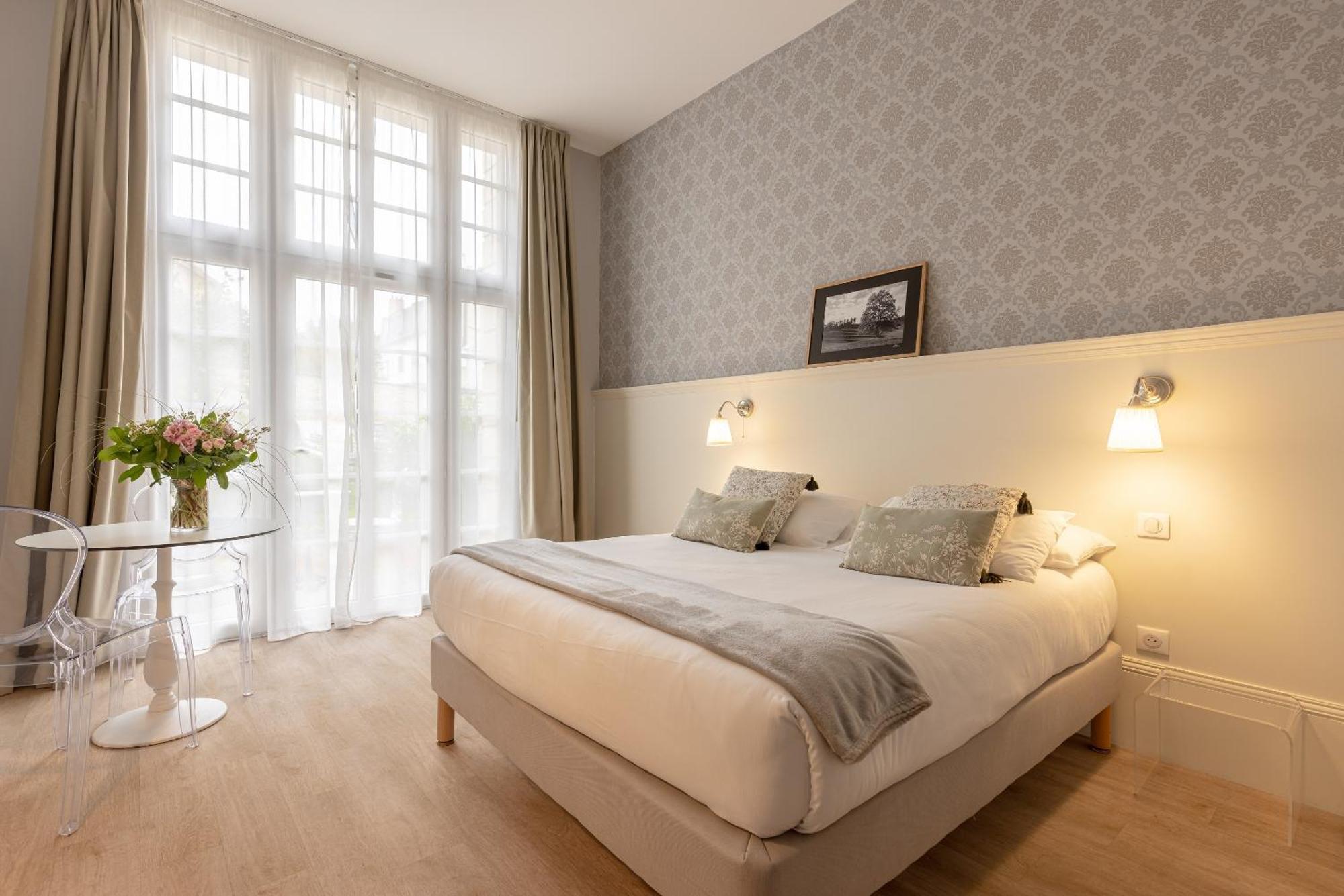 La Maison Blanche - Apparthotels De Charme Chic & Cosy A 350M Du Coeur De Ville De Limoges - Acces Autonome Екстериор снимка