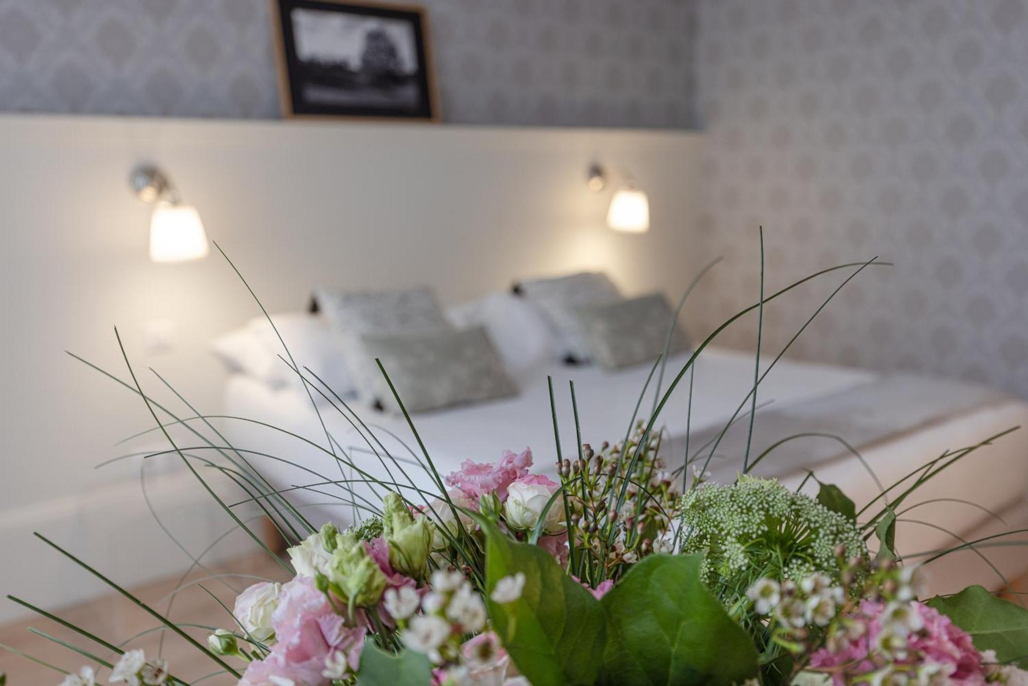 La Maison Blanche - Apparthotels De Charme Chic & Cosy A 350M Du Coeur De Ville De Limoges - Acces Autonome Екстериор снимка