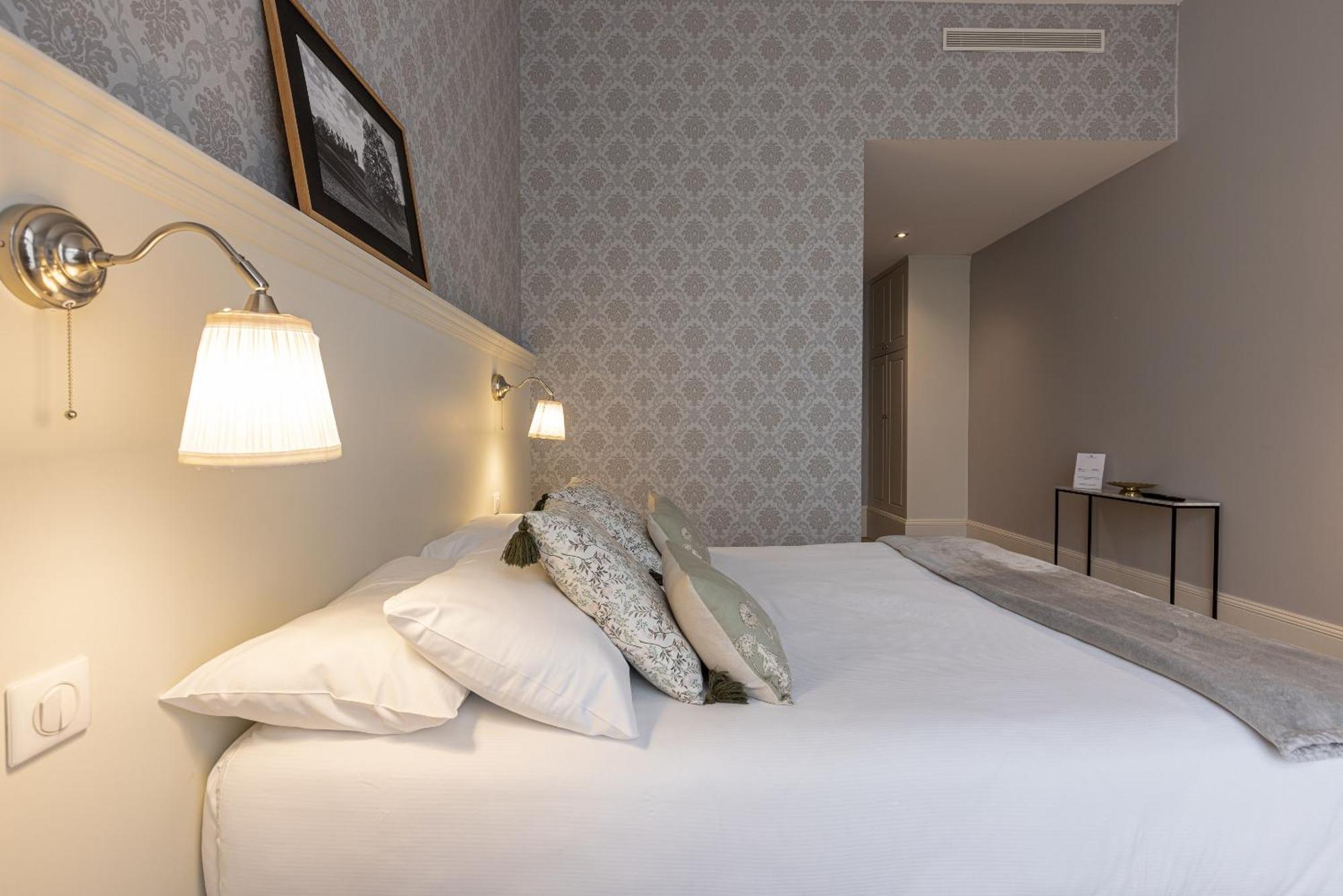 La Maison Blanche - Apparthotels De Charme Chic & Cosy A 350M Du Coeur De Ville De Limoges - Acces Autonome Екстериор снимка